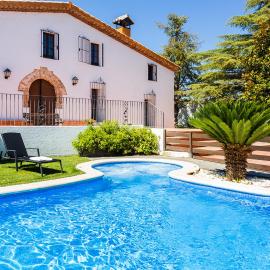 Masia Can Canyes & Spa – hotel w mieście San Lorenzo de Hortóns