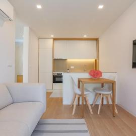 D'AUSE - New Modern Apt - 150m to Beach & Center، فندق في إسبونسيندي