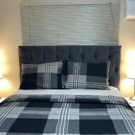 Cozy Ground-Floor Room with Private Bath and Separate Entry, hotel in Delta