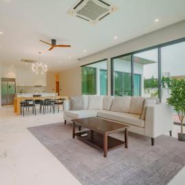 Niva Villa - Modern Private Pool with & Lake View near Phuket Town