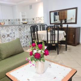 Bel Appartement S plus 2, Résidence Aicha avec piscine, hotel in Kelibia