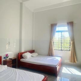 Motel - Nhà nghỉ Yến Nhi, hotel in Hưng Long
