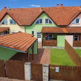 Family Garden House Frymburk, hotel in Frymburk