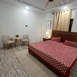 SADA BAHAR hotel near embassy islamabad: İslamabad şehrinde bir otel