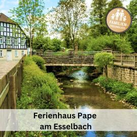 Ferienhaus Pape - Großes Familien- & Gruppenhaus mit 17 Betten, Sauna, Spielbereiche, Garten am Bach in zentraler Lage in Eslohe, hotel v destinácii Eslohe