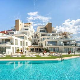 Seafront 2B Apartment with Pool, Spa & Gym Torrox