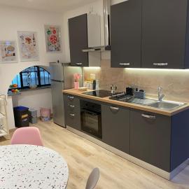Casa MELISSA LIMONCELLA , free parking-self check in, hotel a Tavernerio