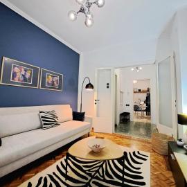 Stylish City Center Apartment - with FREE PARKING space -not for big cars- 200m away, hotel em Serres