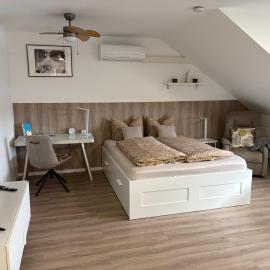 Große gemütliche Ferienwohnung mit Klimaanlage, Parkplatz inklusive TOP !