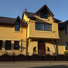 Luxury Apartaments 3, hotel v destinaci Truskavec