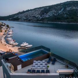 Beachfront Luxury Villa, ξενοδοχείο σε Vinisce