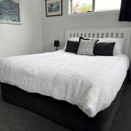 Inglewood shared Home BNB, hotel in New Plymouth