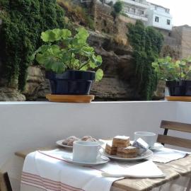 Casa Bajo la Roca, hotel v destinácii Setenil