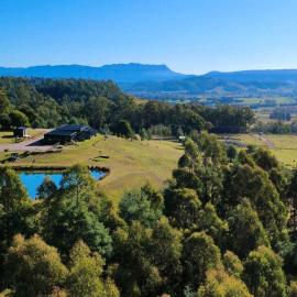 The Top Place Retreat, hotel u gradu Caveside
