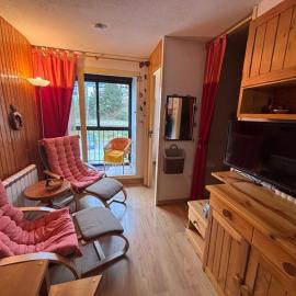 Appartement T2 Cabine aux Angles, proche commodités - FR-1-593-144