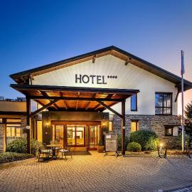 Wellness Hotel Happy Star, hotel di Hnanice
