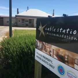 Cable Station Accommodation, hotel v mestu Stanley