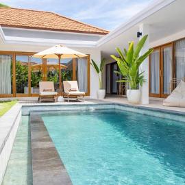 Seseh Beach-Twin Villa Celestine ensuite Bedroom 2 in shared villa-650m to beach