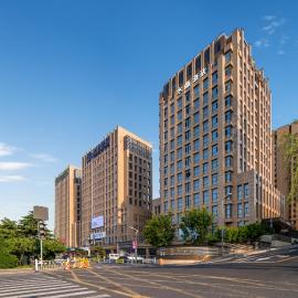 Orange Crystal Hotel Weihai Happiness Gate Weigao Plaza, hotel di Weihai