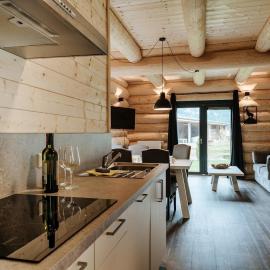 Luxury Chalet near Ski Slopes, Hotel in Jenig