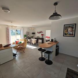 Casa LoVaPi Cozy recent 2-bedroom house, garden, private parking, hotel in Salon-de-Provence