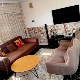 Domino Studio Apartment - East Legon Hills, hotel a Santeo