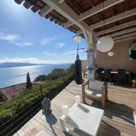 Superbe appartement type mini villa vue mer panoramique, hotel v mestu Olmeto