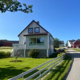 Morhuset med egen hage og veranda, hotel sa Bleik