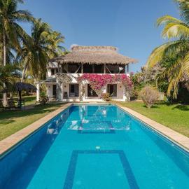 Casa Maya private villa on the beach, hotel u gradu Puerto Eskondido