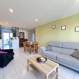 Le Bignon - Wifi, TV, 4 personnes, 1 min à pied du tram: Orvault şehrinde bir otel