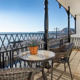 Wyndham Balcony Apartment