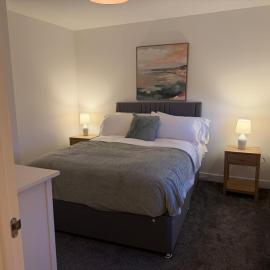 Contractor 4 Bed 2 BA 5 mins to Airport & Barry With Parking、Rhooseのホテル