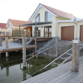 Holiday Home Seehaus Arielle mit Wassergrundstück by Interhome, Hotel in Mücheln