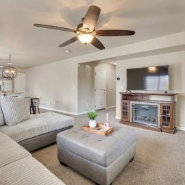 Private Yard • BBQ • Patio • Sleeps 8 • 4BR, hotell i Colorado Springs