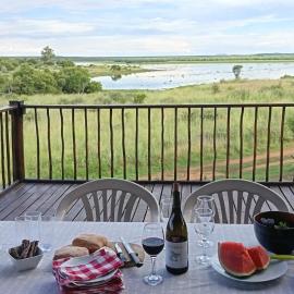 Vaalkop Dam Reserve Log Cabin, Self-Catering, Beestekraal, hotel in Beestekraal