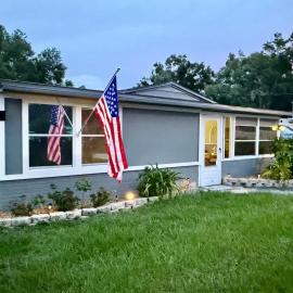 Relax Explore Boat Parking & Fenced yard, hotelli kohteessa Crystal River