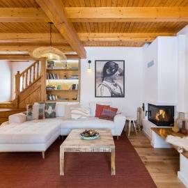 Heritage Villa Predelut - Fireplace & Baby Crib