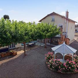 L'écrin fleuri, hotel in Allerey