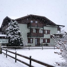 Chalet La Felce, hotel em Carisolo