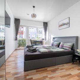 City-Apartment mit Parkplatz, Balkon und Küche