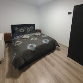Parnica Home 4, hotel in Dudeştii Noi