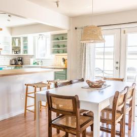 Turquoise Door, Spacious Duplex, 3 Kings near AFA