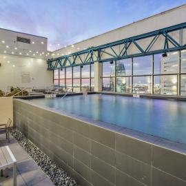 Apartment Kingbed+Parking+Pool+Gym+CityView+2TV's