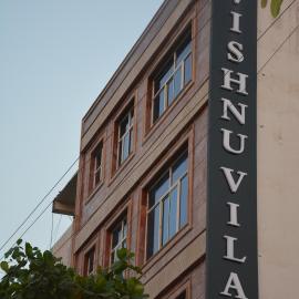 Hotel Vishnu Vilas, hotell i Rewa