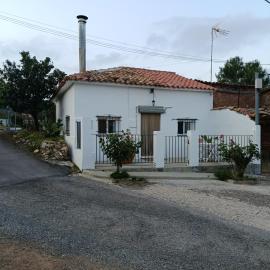 Casa El Cerrito, con fantástico patio con barbacoa y vistas a la montaña, hôtel à Los Cerezos