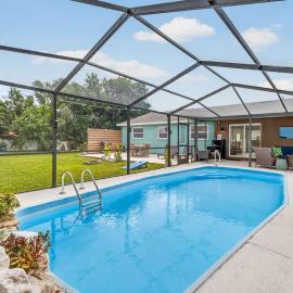 Family 3BR Apollo Beach Oasis Heated Pool BBQ CornHole, ξενοδοχείο σε Apollo Beach