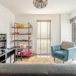 Spacious 2 Bed Apartment in Arno's Vale, Bristol