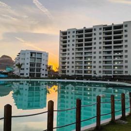 Apartment with lagoon view mas amenities