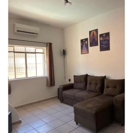 Casa Mãe Aparecida - a 500m do Santuário Nacional، فندق في أباريسيدا