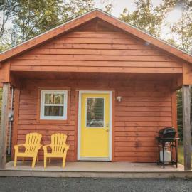 Lawrencetown Lodge - The Pine 2 Bed Room, hotel in Three Fathom Harbour